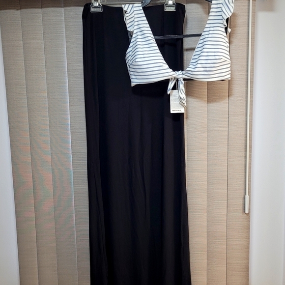 NWOT / COCOSHIP Swimwear Top - Picture 3 of 4